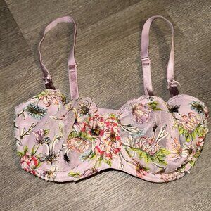 NWOT Victoria’s Secret Floral Embroidered Pink Dream Angels Bra 32DD pink VS 32E
